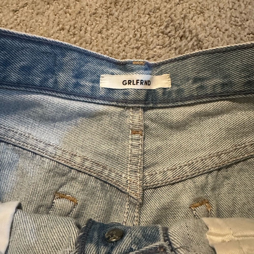 Grlfrnd Adriana shorts 24 - Picture 3 of 5